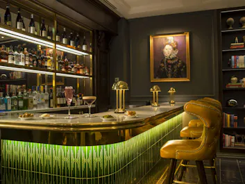 Dining Room at the Guardsman Buckingham Gate