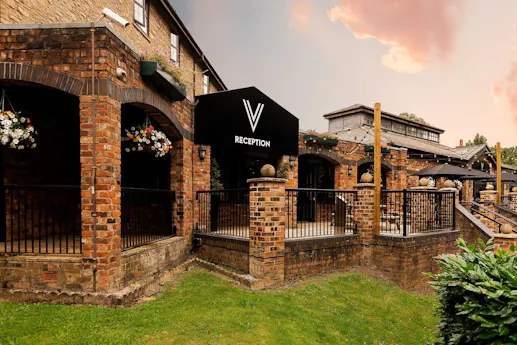 Village Pub & Grill - Liverpool