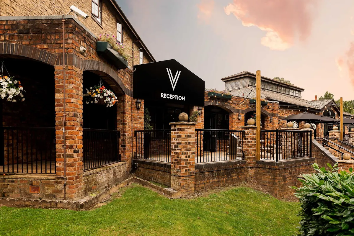 Village Pub & Grill - Liverpool