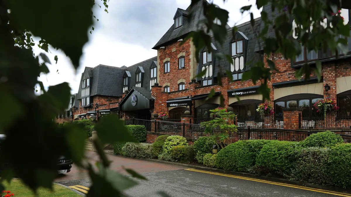 Village Pub & Grill - Wirral