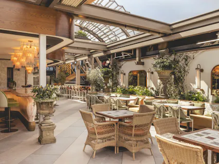 Lillie's Wine Bar & Restaurant