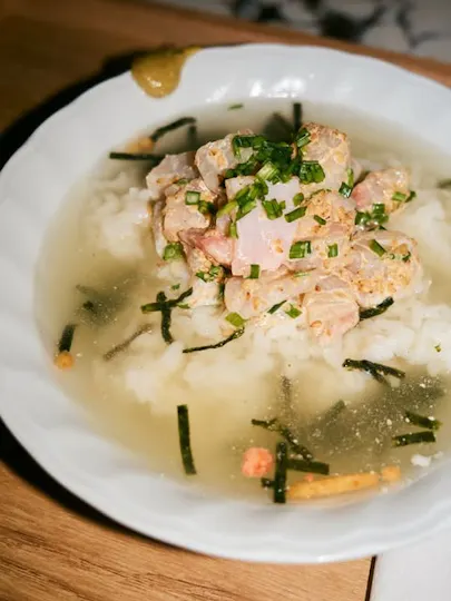 Look Left by YUGU