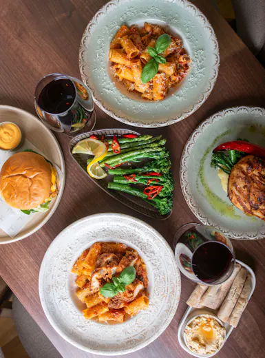 Dhöm Bistro