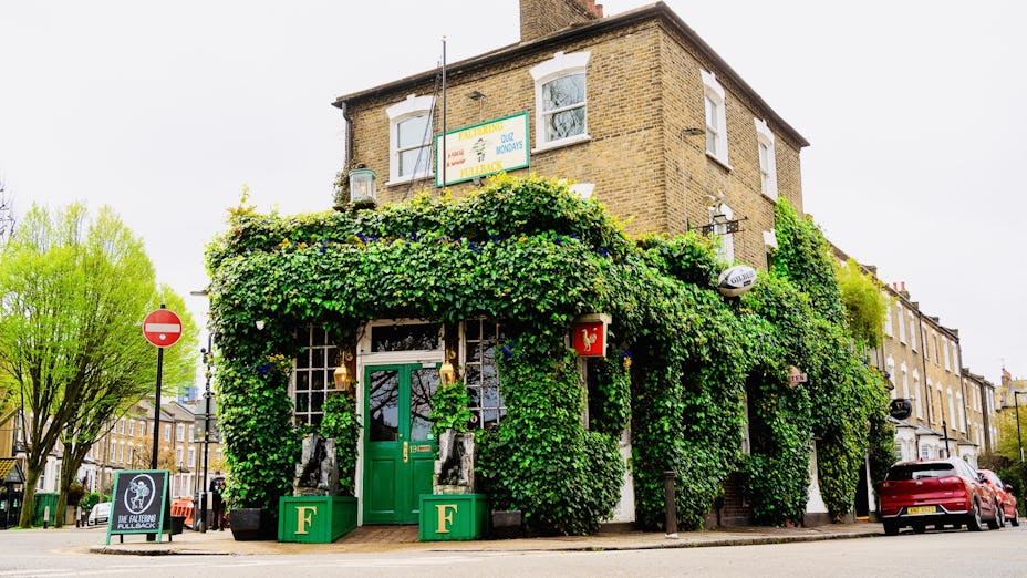 The Faltering Fullback, London - Restaurant Review, Menu, Opening Times