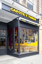 Capote y Toros