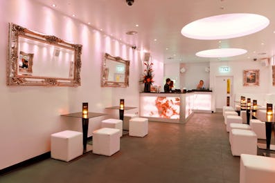 Aquum Lounge