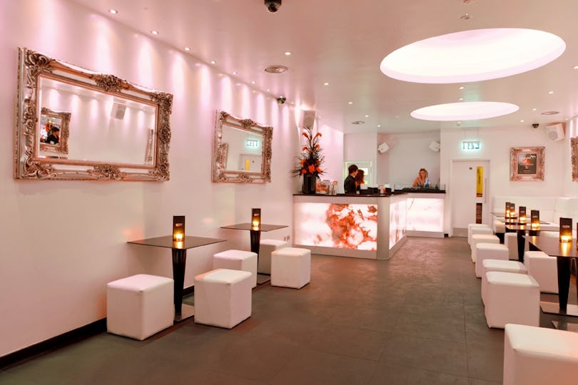 Aquum Lounge
