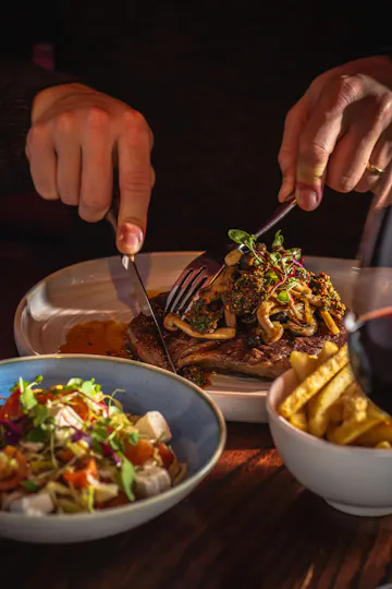 Heliot Steak House