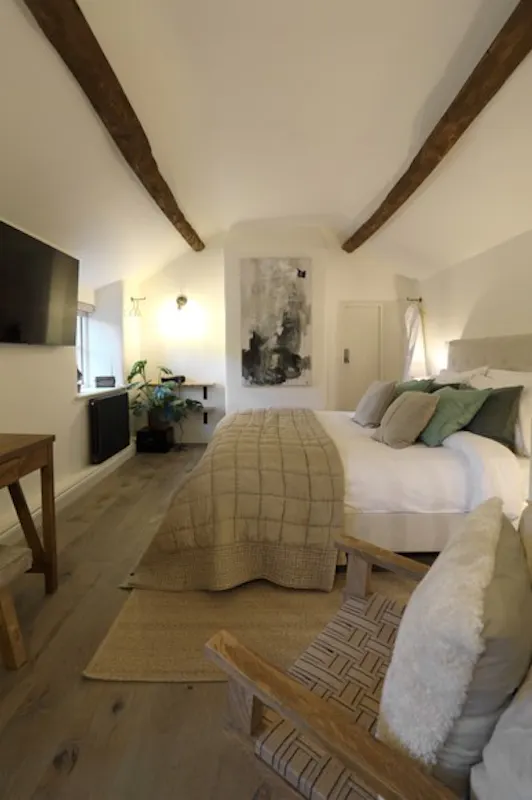 The Feathered Nest Inn