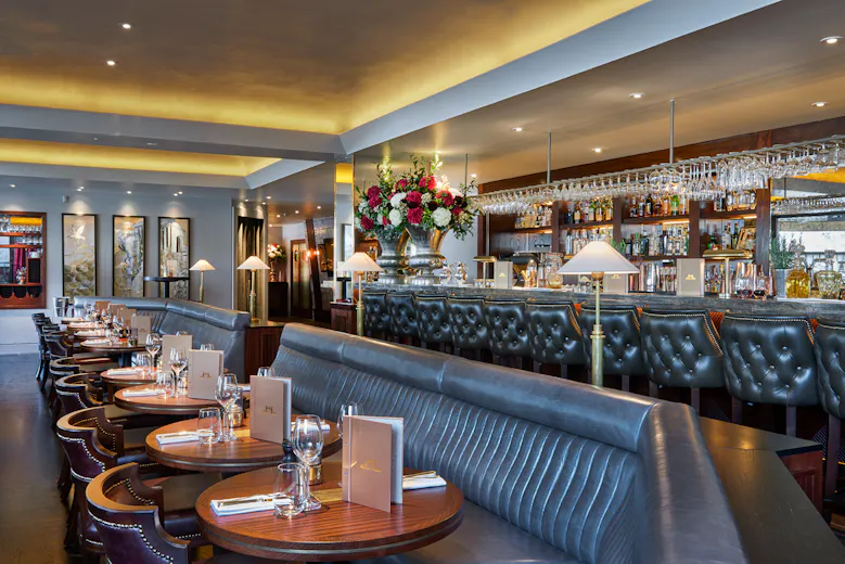 Le Pont de la Tour Bar & Grill