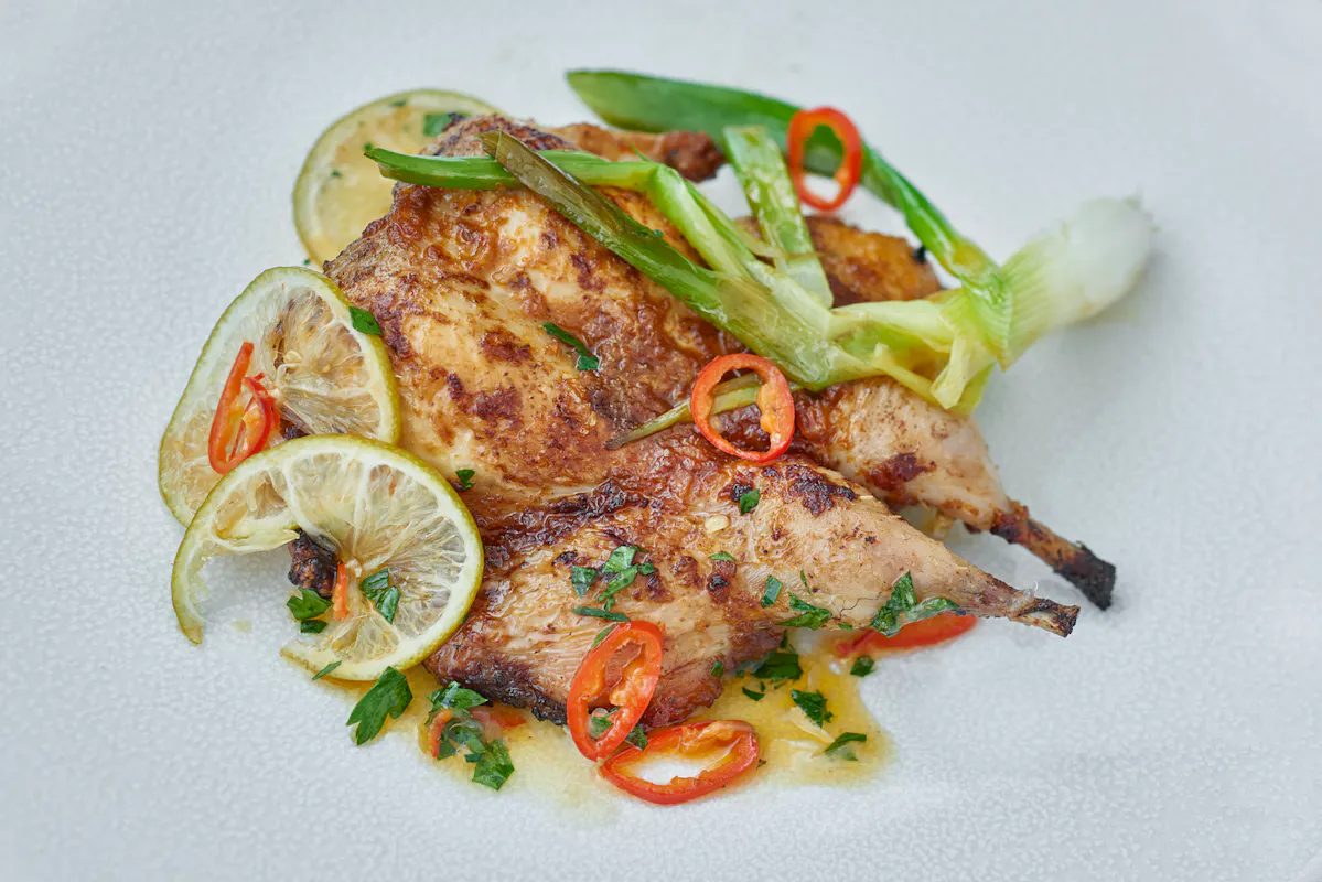 Le Pont de la Tour Bar & Grill