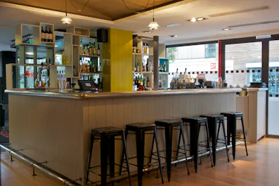 GB Grill & Bar