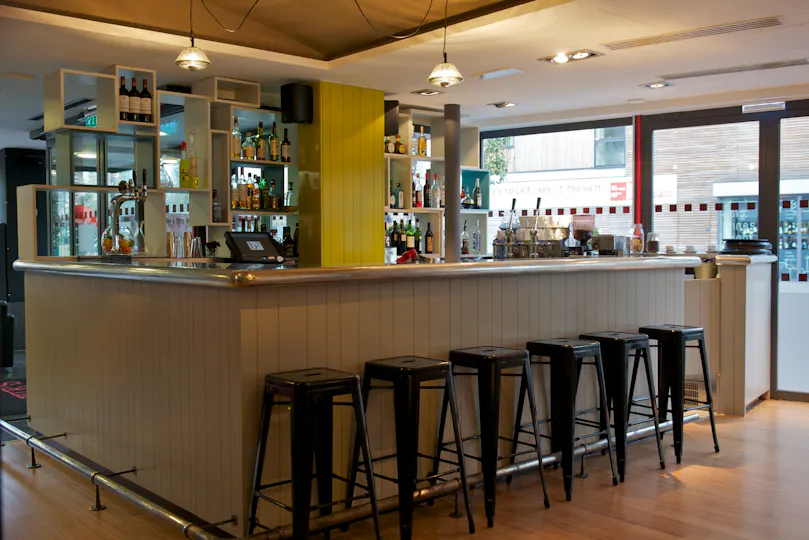 GB Grill & Bar