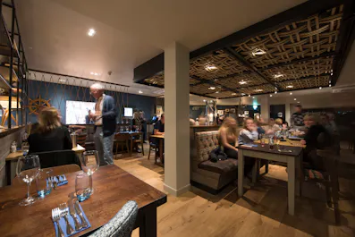 Minnis Bay Bar & Restaurant