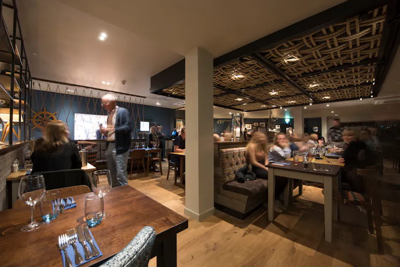 Minnis Bay Bar & Restaurant