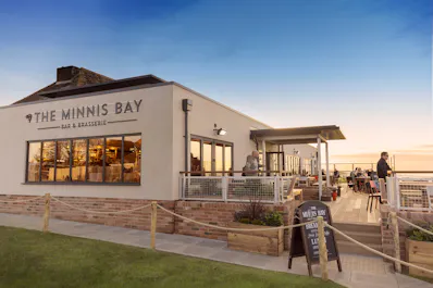 Minnis Bay Bar & Restaurant