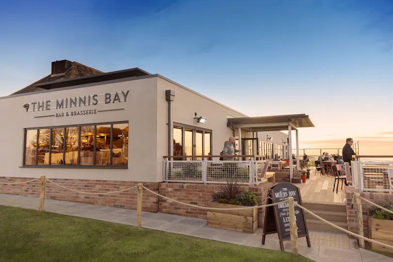 Minnis Bay Bar & Restaurant
