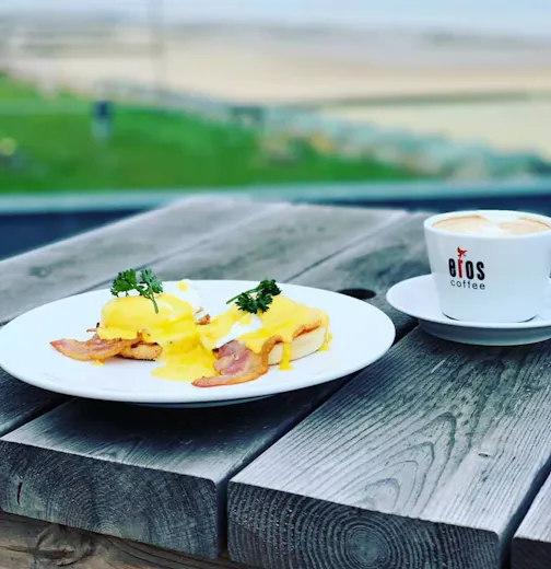 Minnis Bay Bar & Restaurant