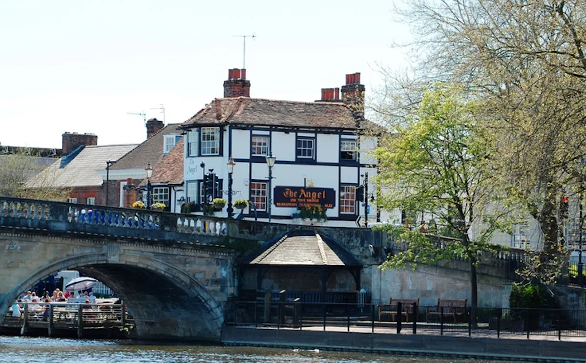The Angel on The Bridge