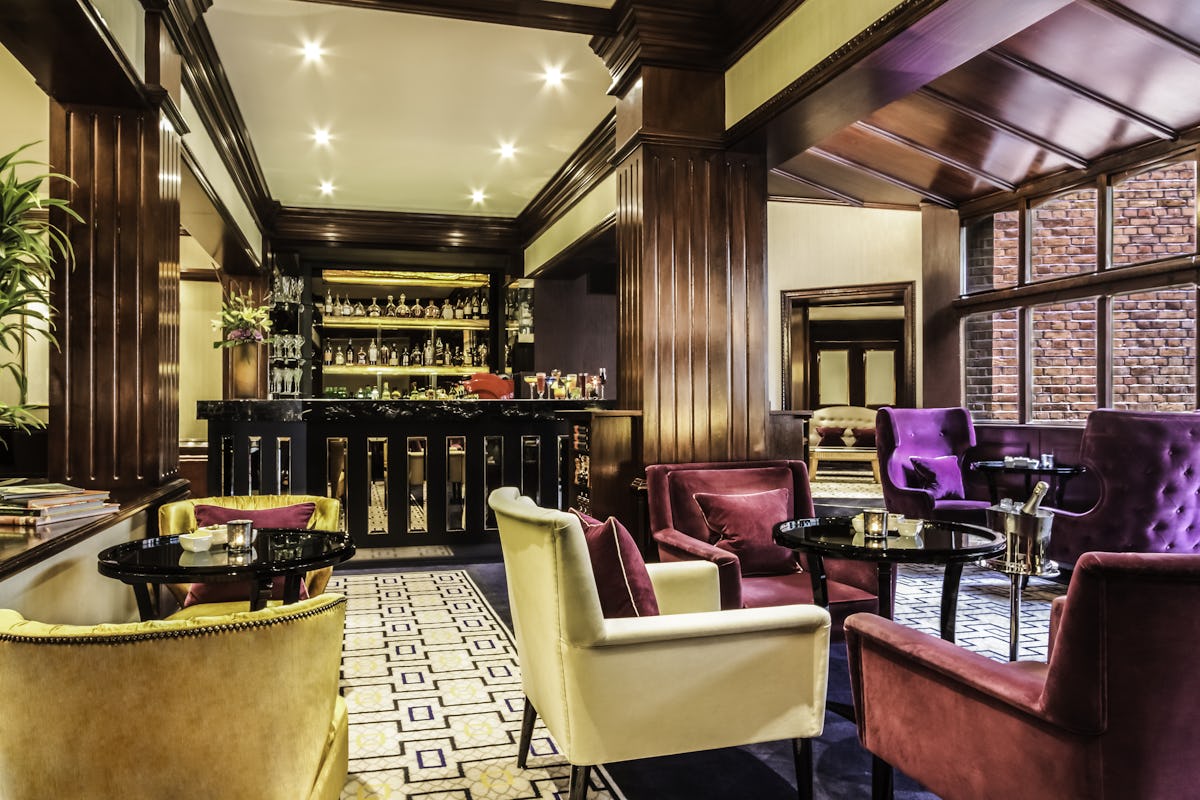 The Hamptons Bar at St. James