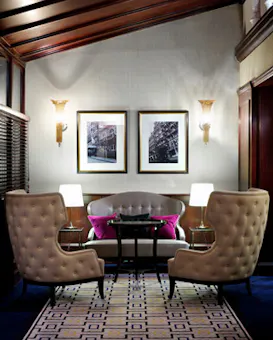 The Hamptons Bar at St. James' Court, A Taj Hotel