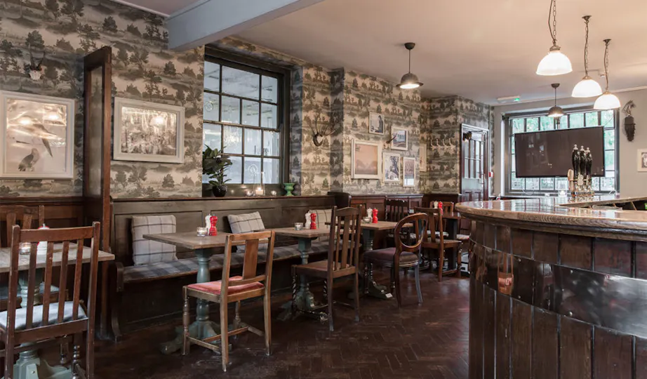 Hare & Hounds - Upper Richmond Road