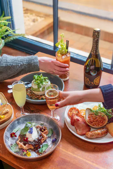 Racks Bar & Kitchen