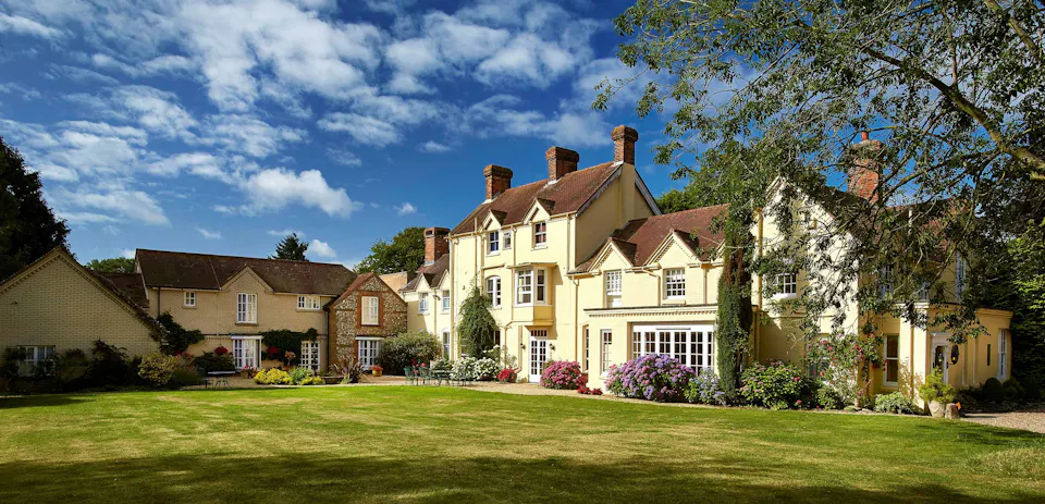 Courtyard Restaurant at Esseborne Manor