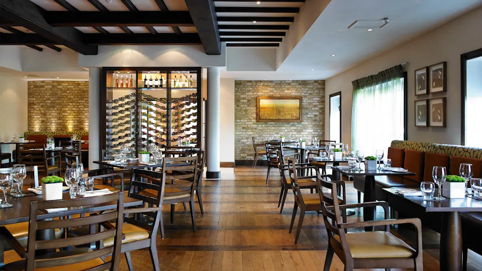 Cast Iron Grill at Tudor Park Marriott Hotel & Country Club