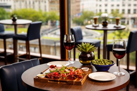 Level 3 Lounge and Restaurant at Mercure