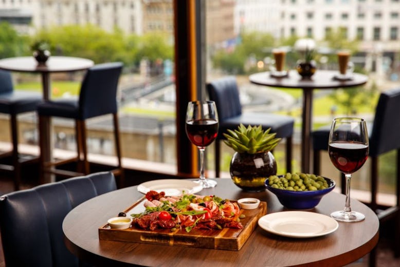 Level 3 Lounge and Restaurant at Mercure