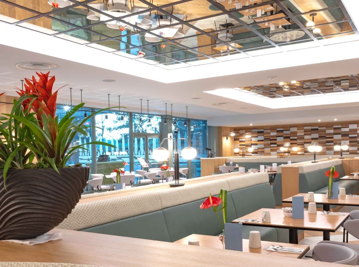 Glaze Restaurant at Crowne Plaza Marlow