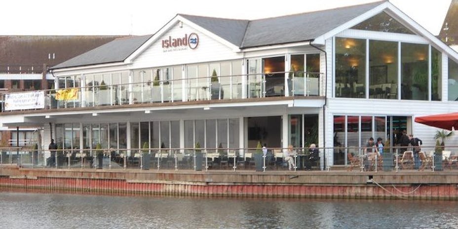 Island Bar and Restaurant