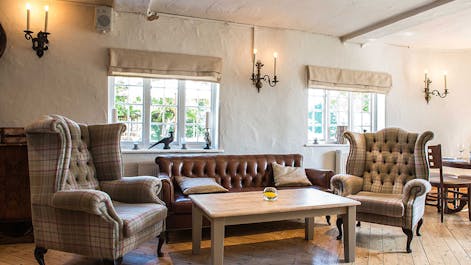 The Spring Inn, Berkshire - Restaurant Review, Menu, Opening Times