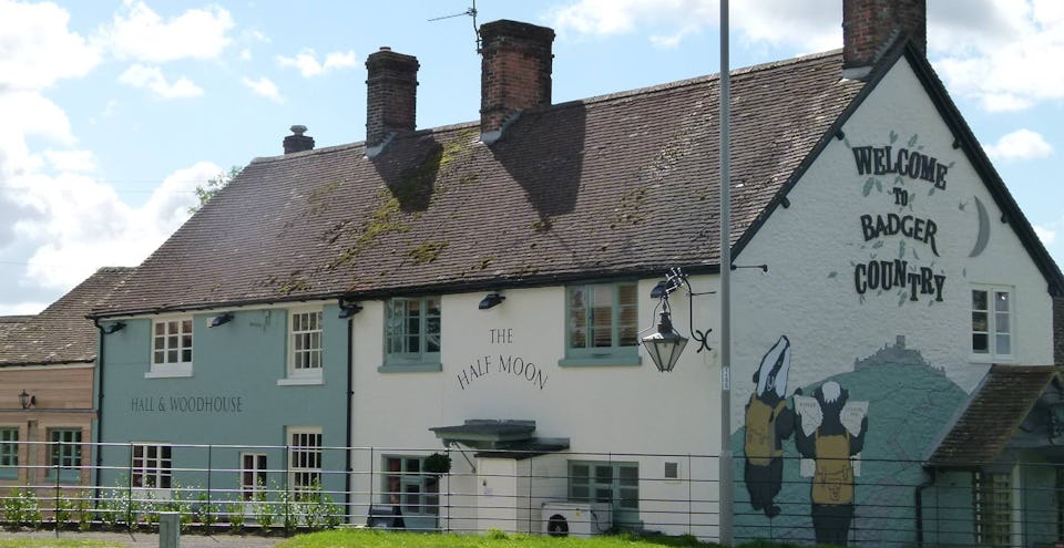 Half Moon - Shaftesbury