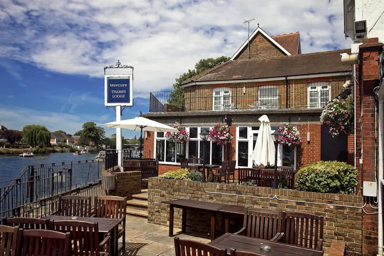 Riverside Restaurant and Bar