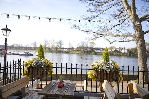 The Bell & Crown