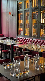 WHISKI Rooms Bar & Bistro