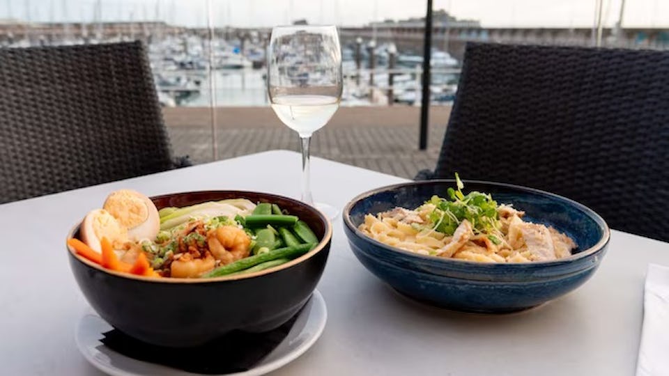 The Waterfront Restaurant - Radisson BLU Waterfront Hotel