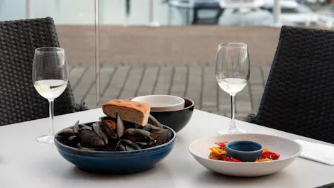 Waterfront Brasserie & Terrace - Radisson BLU Waterfront Hotel