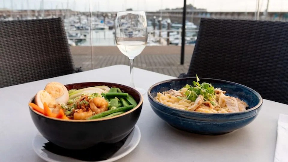 Waterfront Brasserie & Terrace - Radisson BLU Waterfront Hotel