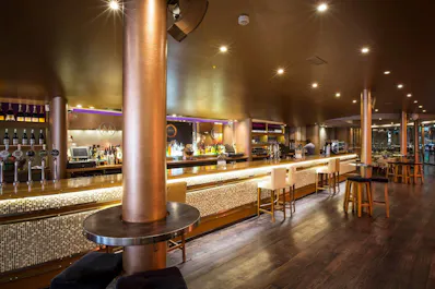 Metro Bar & Grill