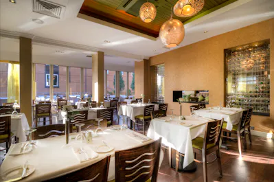 Moltens Restaurant at Mercure Milton Keynes Abbey Hill