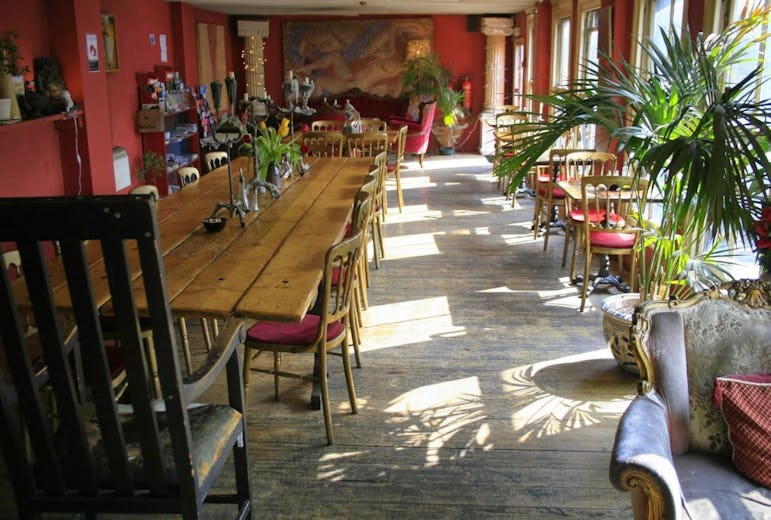 Candid Cafe
