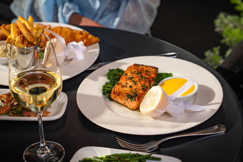 108 Brasserie & Bar