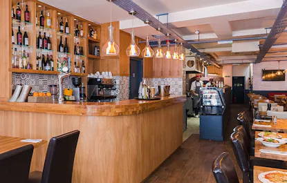 Avanti Bistro Bar Café