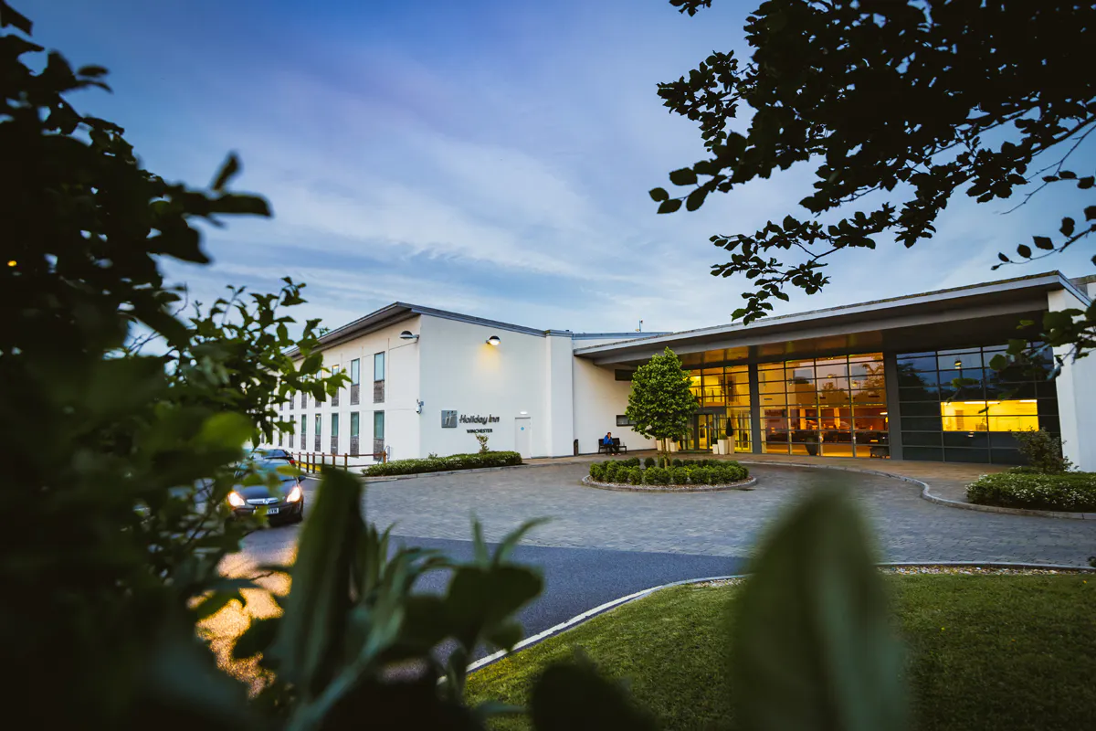 Morn Hill Brasserie at Holiday Inn Winchester