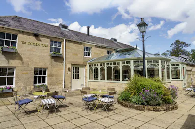 Linden Tree Pub at Linden Hall Hotel