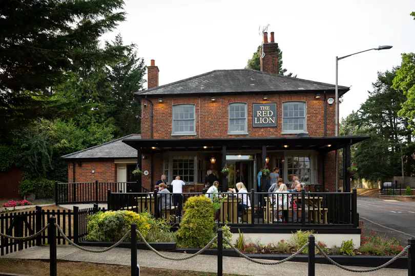 The Red Lion Knotty Green