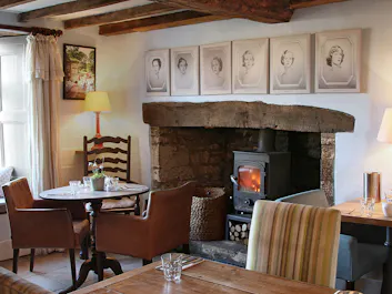 The Swan Inn - Swinbrook